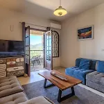 Vardia Hotel