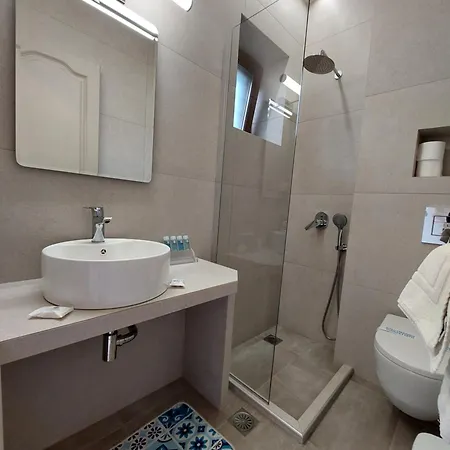 Hotel Vardia 2*