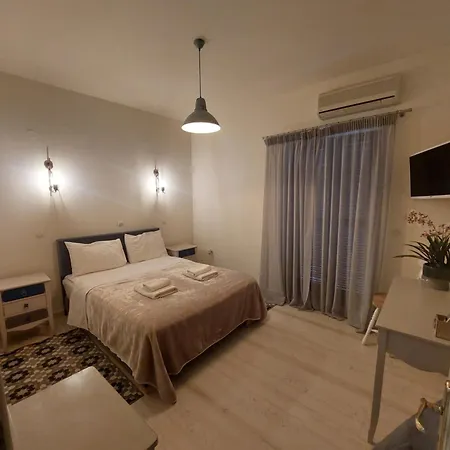 Vardia فندق