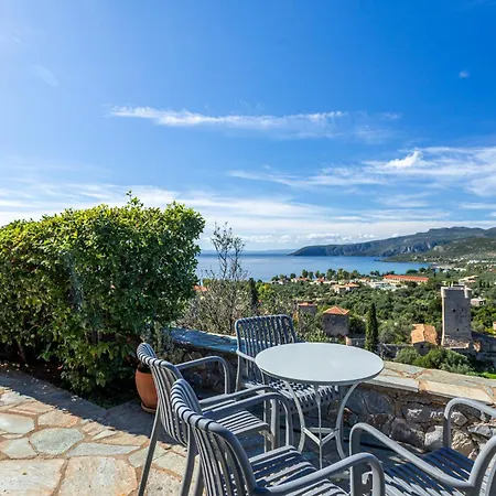 ホテル Vardia カルダミリ