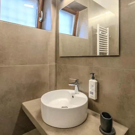 Vardia 2* Кардамили