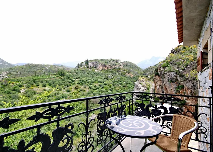 Vardia 2* Кардамили