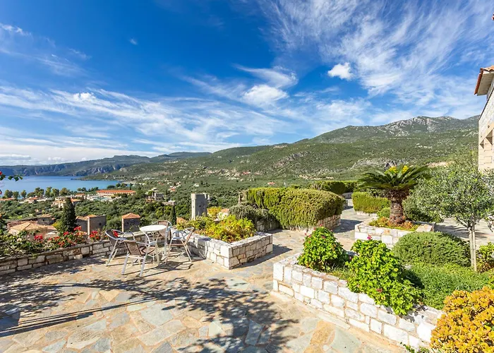 Vardia Отель 2*