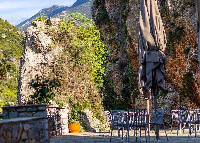 Vardia Hotel Kardhamili