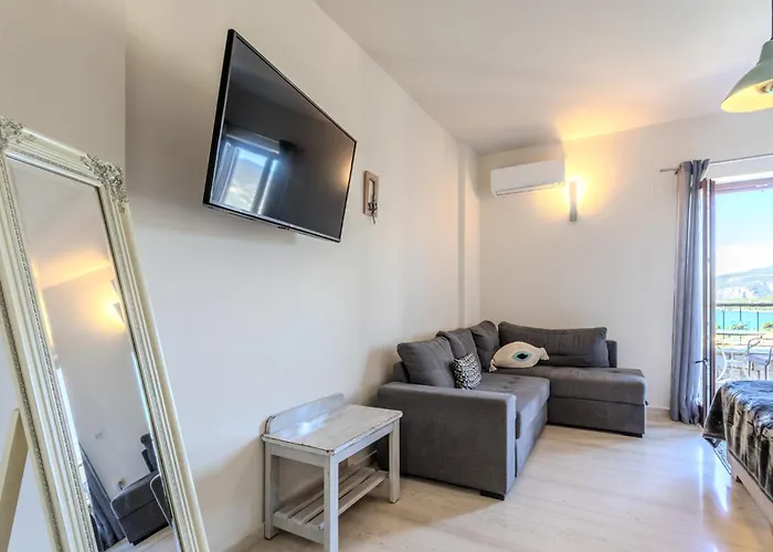 Отель Vardia Кардамили