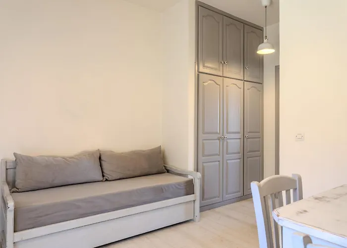 Vardia 2* Кардамили