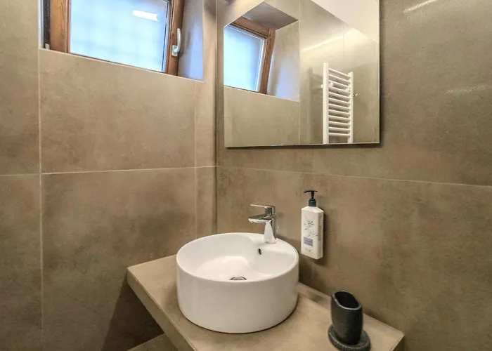 Vardia 2* Kardhamili