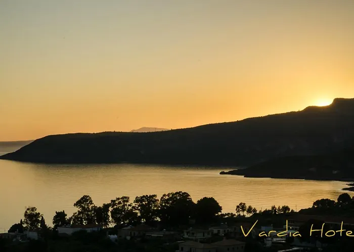 Vardia Hotel 2*
