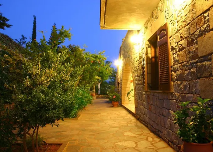 Vardia Отель 2*