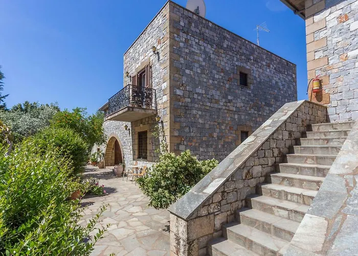 Vardia 2* Kardamyli